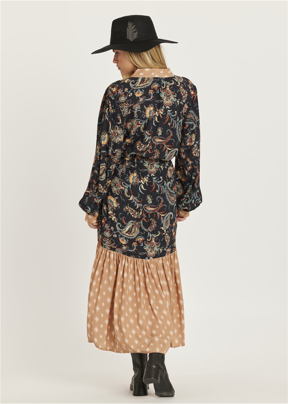 ZAHARA LONG SLEEVE WOVEN KIMONO