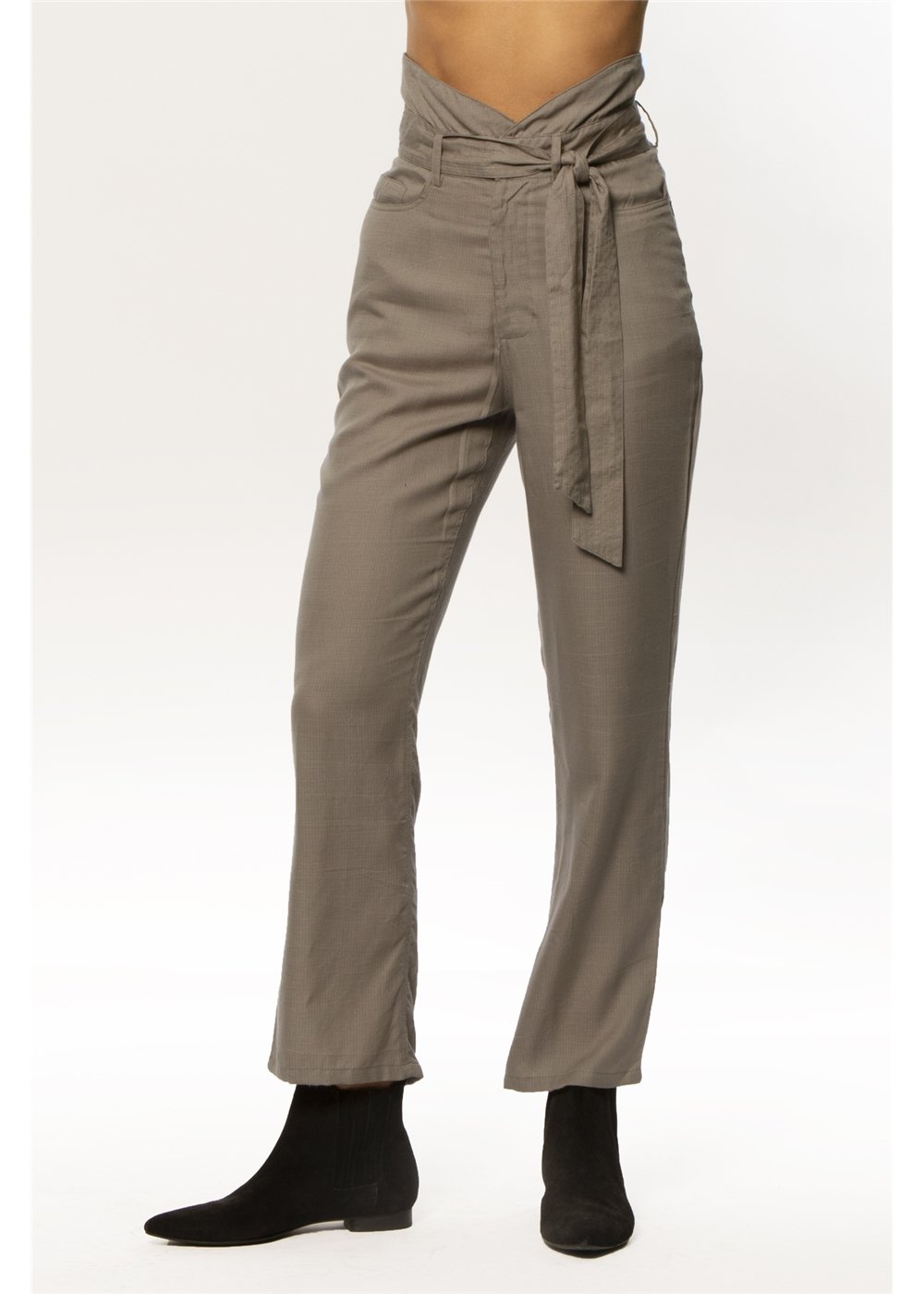 Amuse Society Women's Dolly Woven Pant in Willow. Front View on Model.