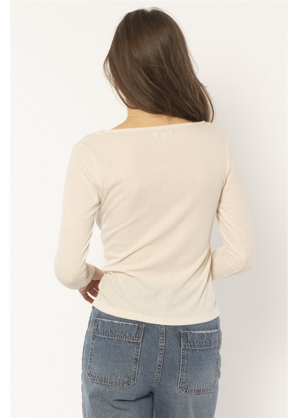 Amuse Society Women's White Cap Quinn Long Sleeve Top. Rear View